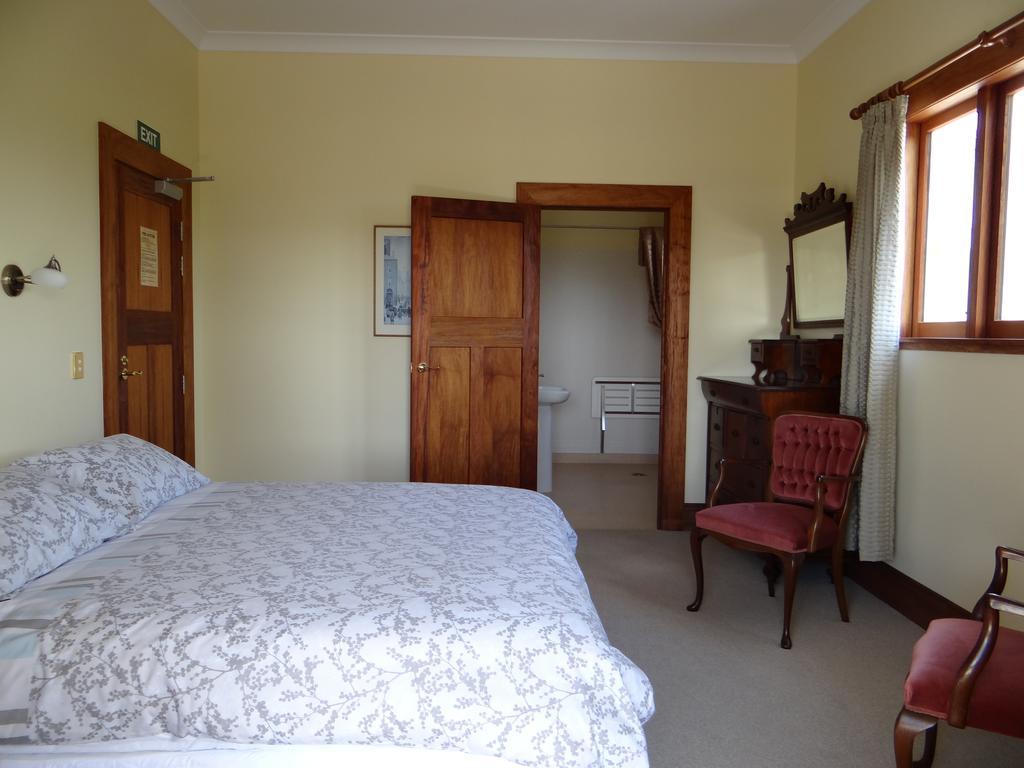 Brettons Retreat Hotel Richmond Room photo